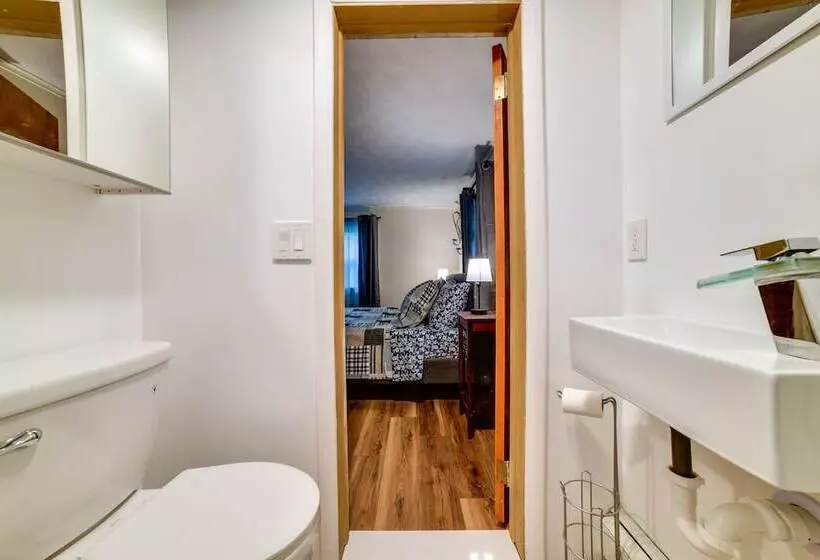 Rustic Bainbridge Retreat W/ Spacious Yard!