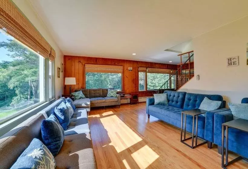 Rustic Bainbridge Retreat W/ Spacious Yard!