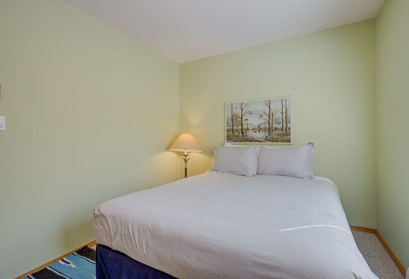 Secluded Amalia Retreat W/ Cozy Fireplace & Grill!