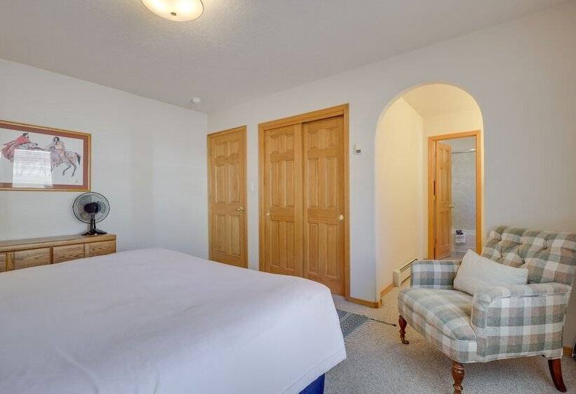 Secluded Amalia Retreat W/ Cozy Fireplace & Grill!