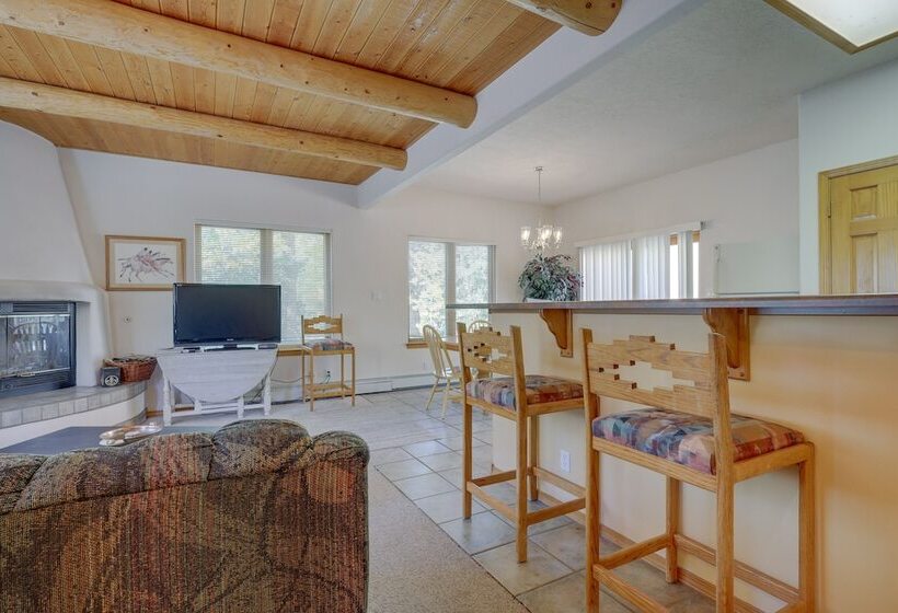 Secluded Amalia Retreat W/ Cozy Fireplace & Grill!