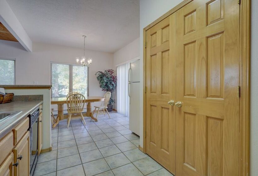 Secluded Amalia Retreat W/ Cozy Fireplace & Grill!