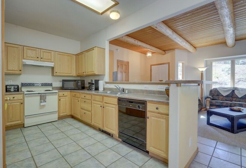 Secluded Amalia Retreat W/ Cozy Fireplace & Grill!