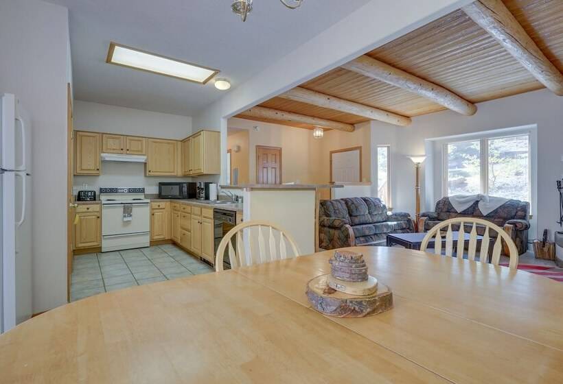 Secluded Amalia Retreat W/ Cozy Fireplace & Grill!