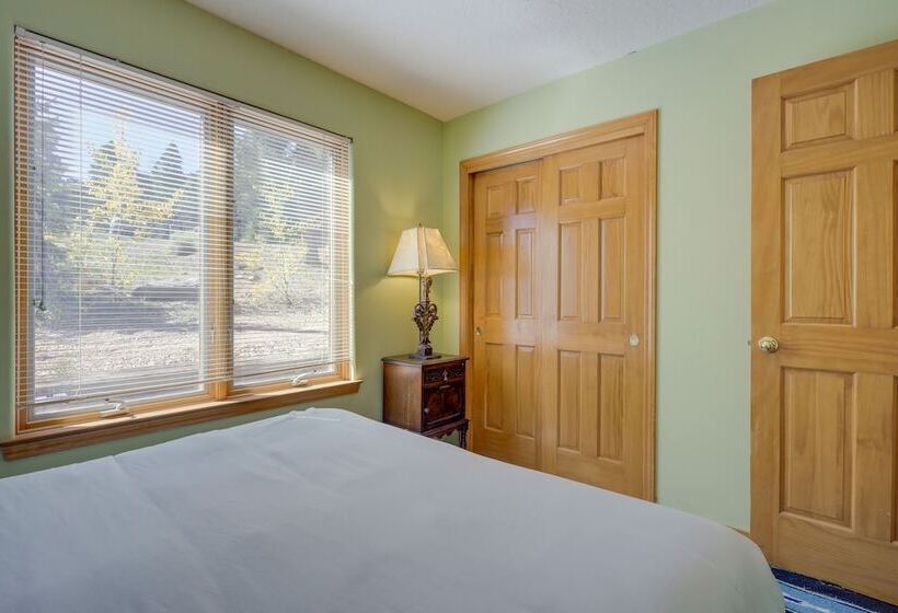 Secluded Amalia Retreat W/ Cozy Fireplace & Grill!