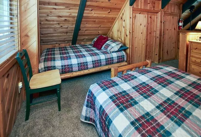 Hot Tub & Deck: Big Bear City Cabin Near Skiing