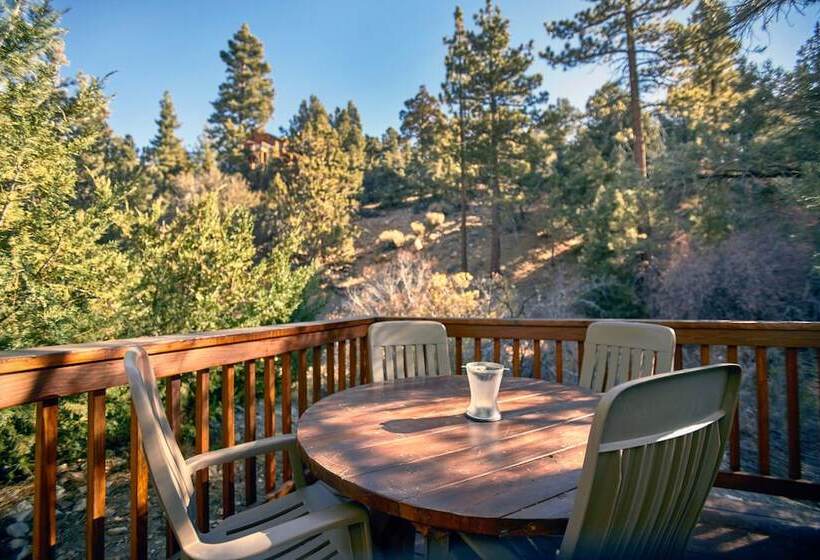 Hot Tub & Deck: Big Bear City Cabin Near Skiing