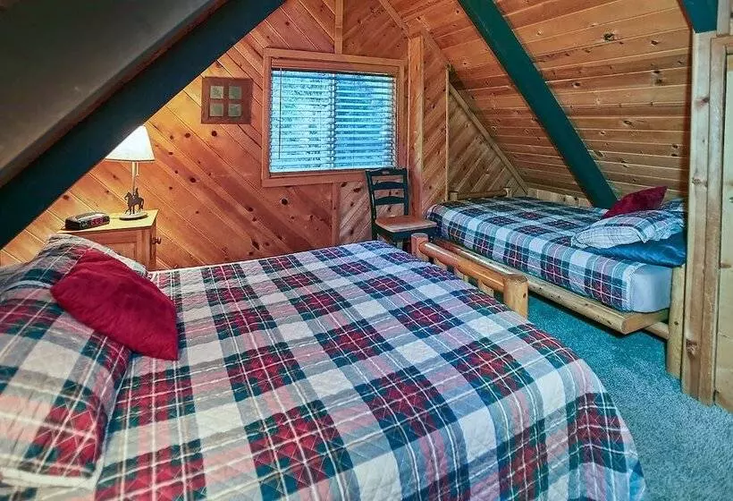 Hot Tub & Deck: Big Bear City Cabin Near Skiing