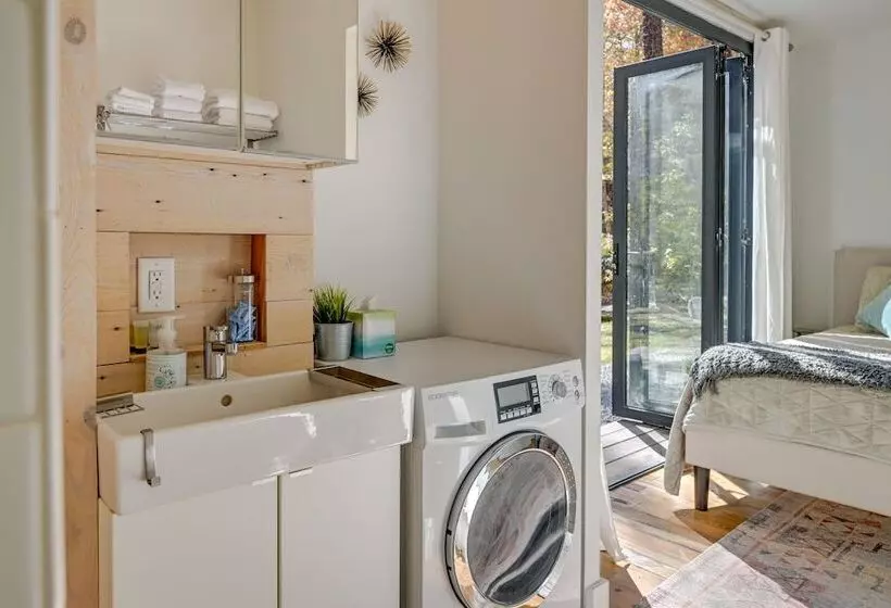 Secluded Bryson City Tiny Cabin Near River Access!