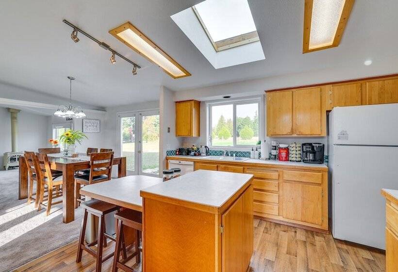 Secluded Port Angeles Home W/ Deck & Gas Grill!