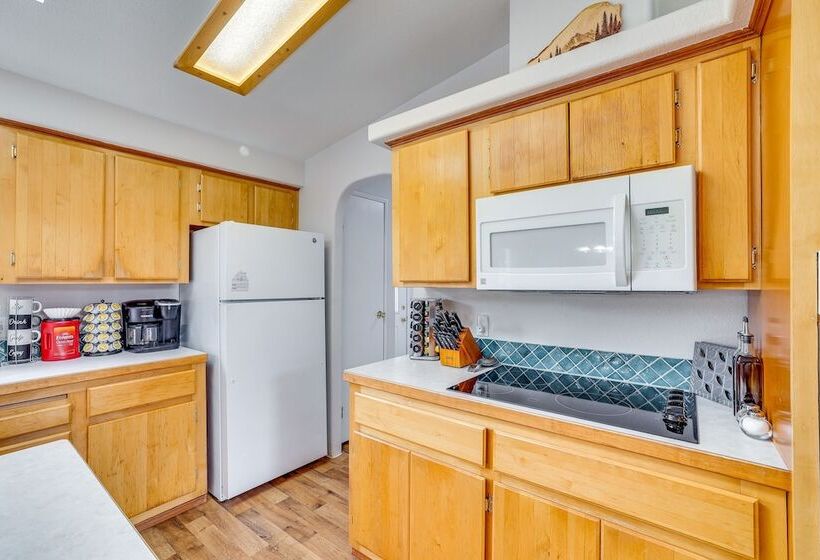 Secluded Port Angeles Home W/ Deck & Gas Grill!