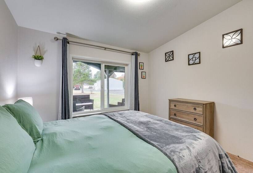 Secluded Port Angeles Home W/ Deck & Gas Grill!