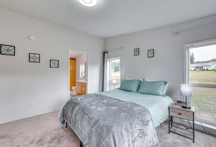 Secluded Port Angeles Home W/ Deck & Gas Grill!