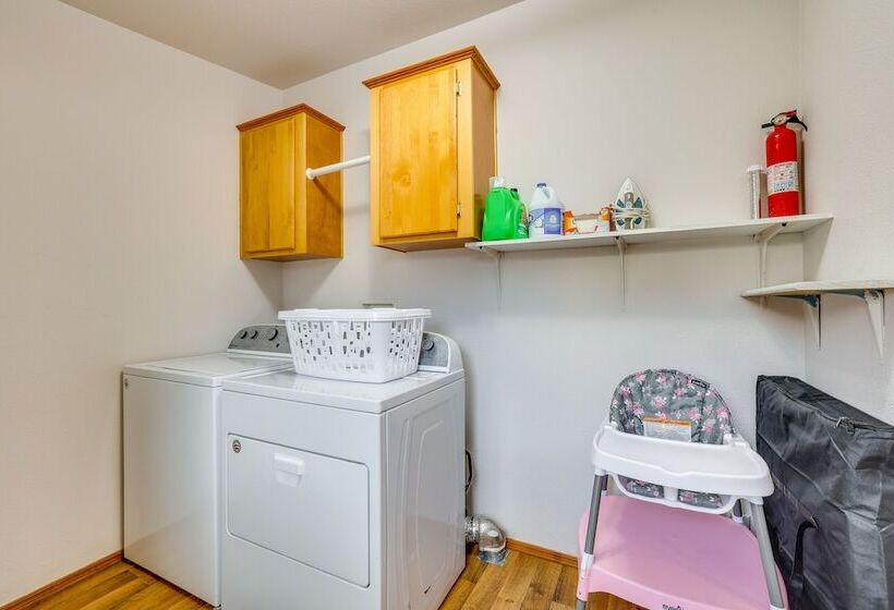 Secluded Port Angeles Home W/ Deck & Gas Grill!