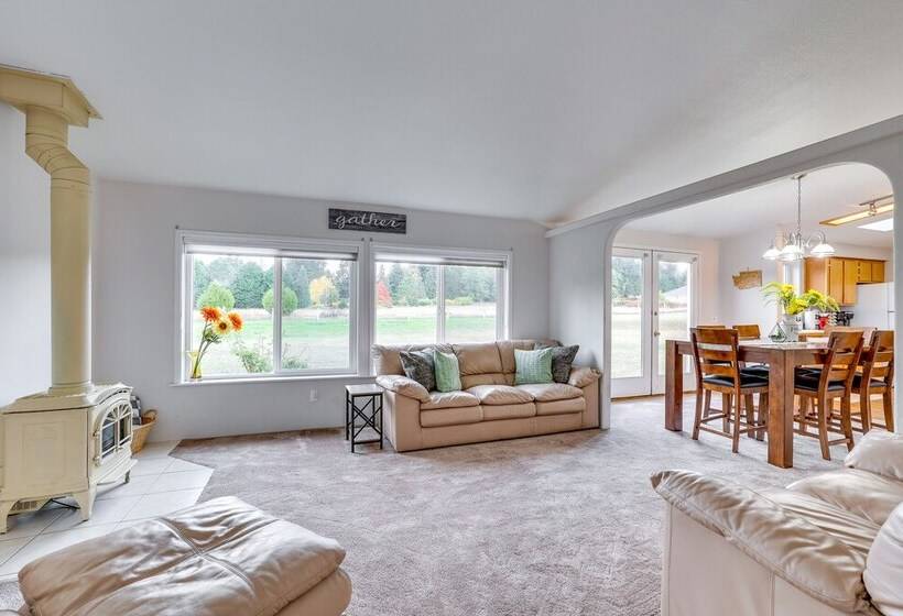 Secluded Port Angeles Home W/ Deck & Gas Grill!