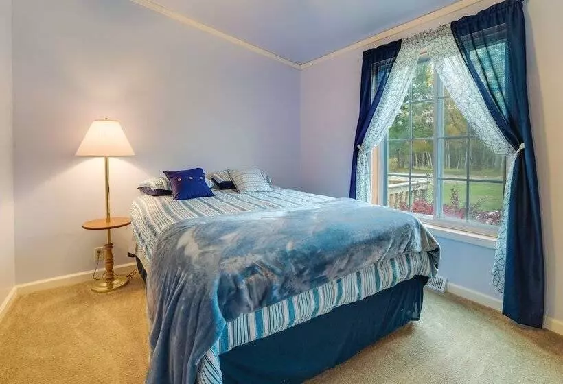 Spacious De Tour Village Home Near Lake Huron!