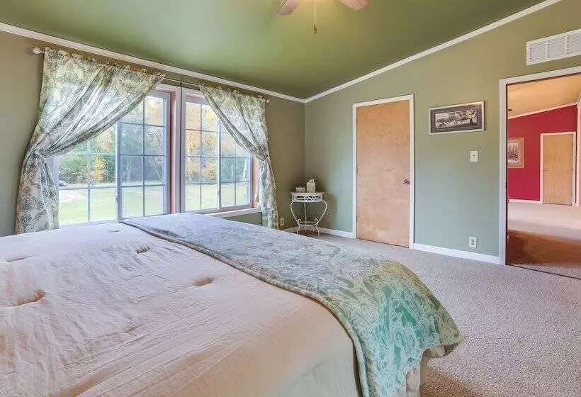 Spacious De Tour Village Home Near Lake Huron!