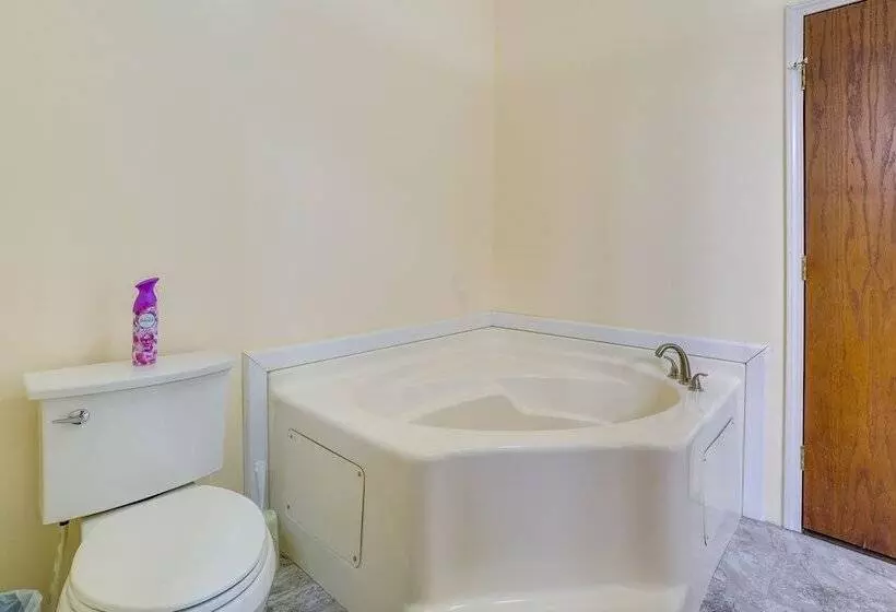 Spacious De Tour Village Home Near Lake Huron!