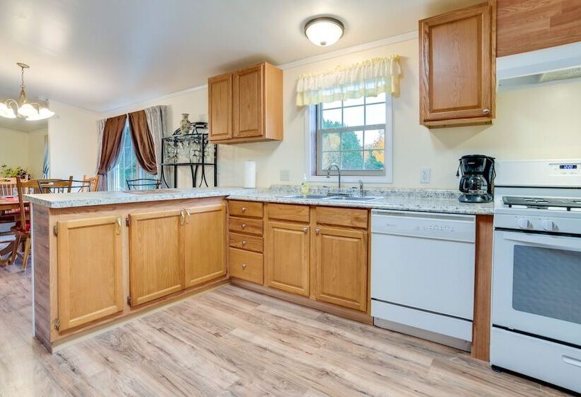 Spacious De Tour Village Home Near Lake Huron!