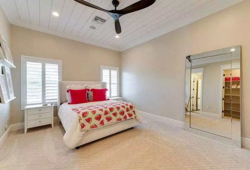 Spacious Queen Creek Home W/ Hot Tub & Pool!