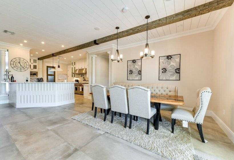 Spacious Queen Creek Home W/ Hot Tub & Pool!