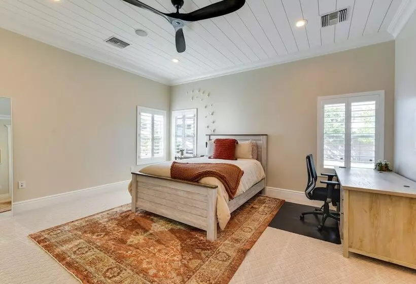 Spacious Queen Creek Home W/ Hot Tub & Pool!