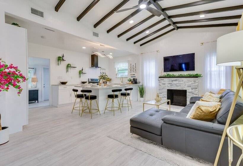 Stylish Miami Home: 2 Mi To Intracoastal Waterway!