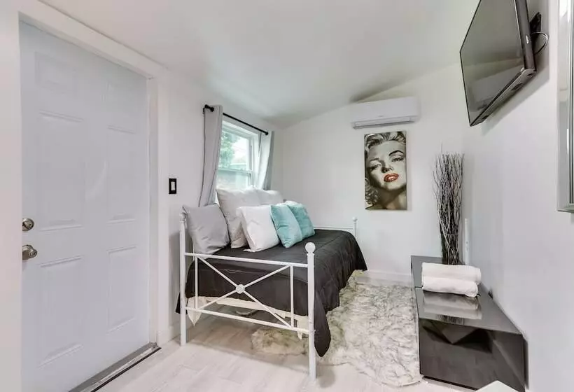 Stylish Miami Home: 2 Mi To Intracoastal Waterway!