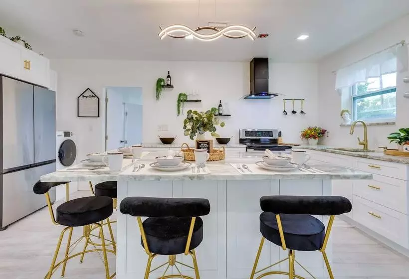 Stylish Miami Home: 2 Mi To Intracoastal Waterway!