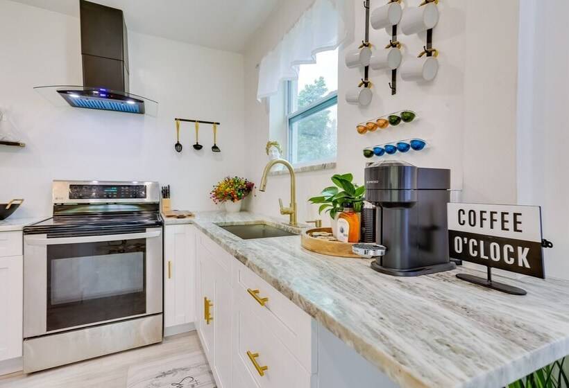 Stylish Miami Home: 2 Mi To Intracoastal Waterway!