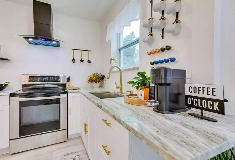 Stylish Miami Home: 2 Mi To Intracoastal Waterway!