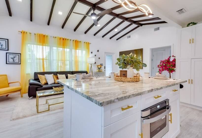 Stylish Miami Home: 2 Mi To Intracoastal Waterway!