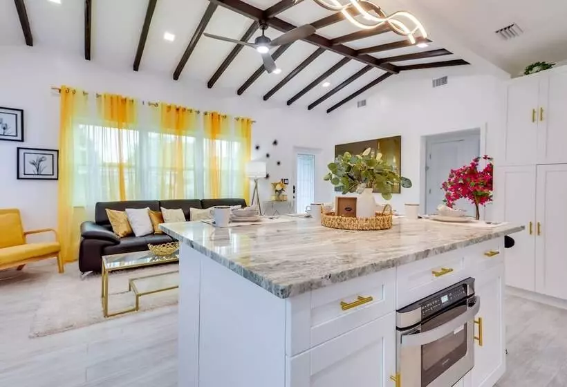 Stylish Miami Home: 2 Mi To Intracoastal Waterway!