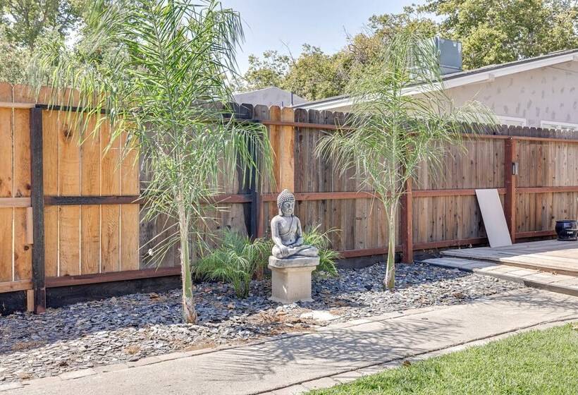 Sunny Turlock Cottage: Walk To Downtown!