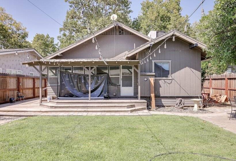 Sunny Turlock Cottage: Walk To Downtown!