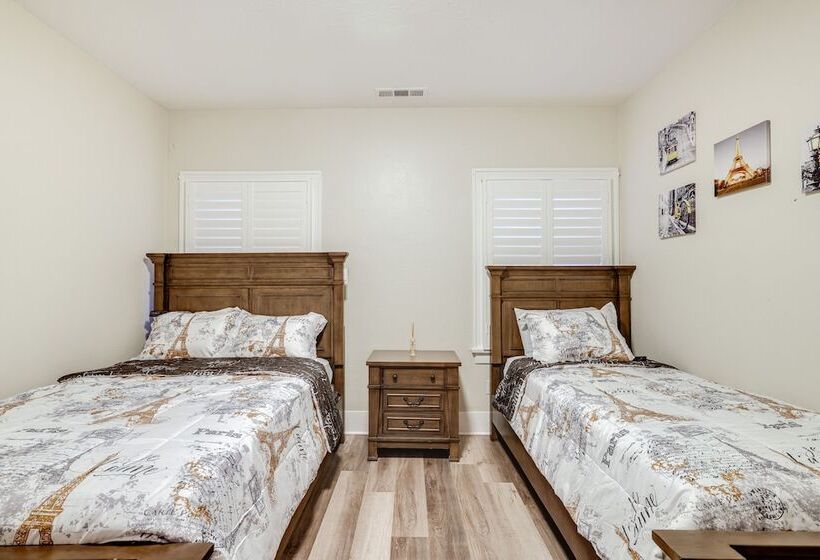 Sunny Turlock Cottage: Walk To Downtown!