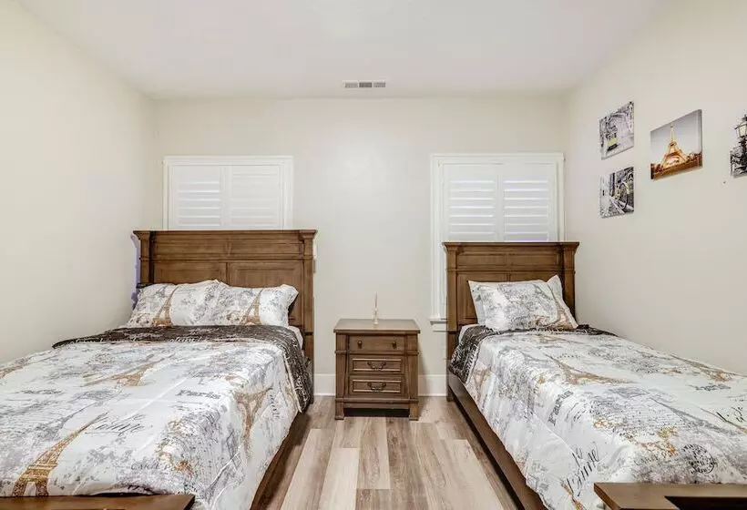 Sunny Turlock Cottage: Walk To Downtown!