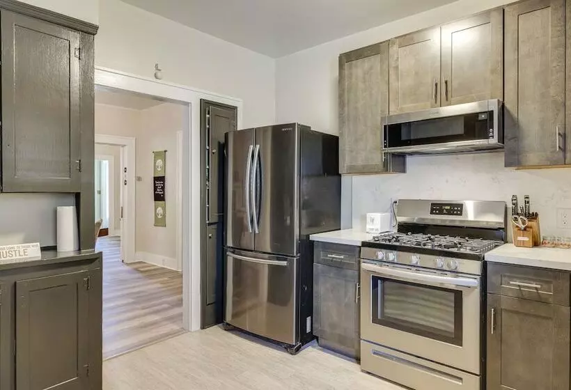 Sunny Turlock Cottage: Walk To Downtown!