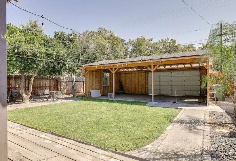 Sunny Turlock Cottage: Walk To Downtown!