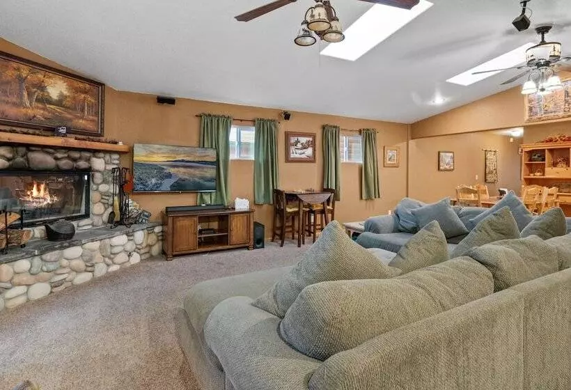 The Mauna Home