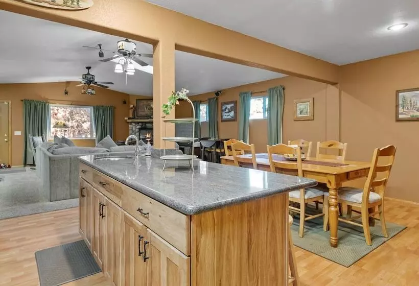 The Mauna Home