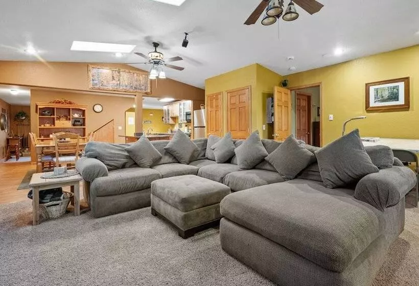 The Mauna Home