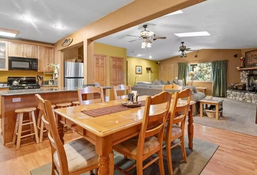 The Mauna Home