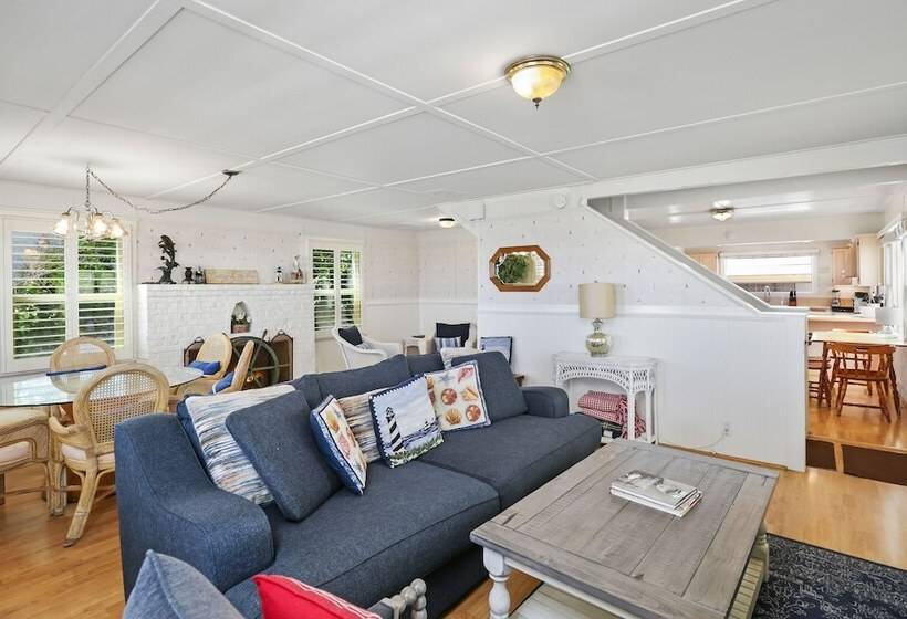 Stunning Beachfront Home In Prime Newport Location