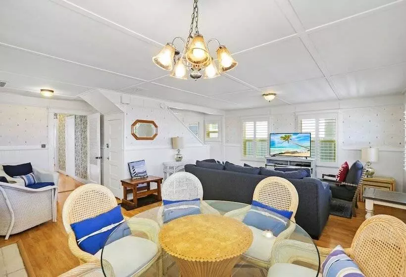 Stunning Beachfront Home In Prime Newport Location