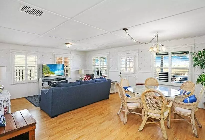 Stunning Beachfront Home In Prime Newport Location