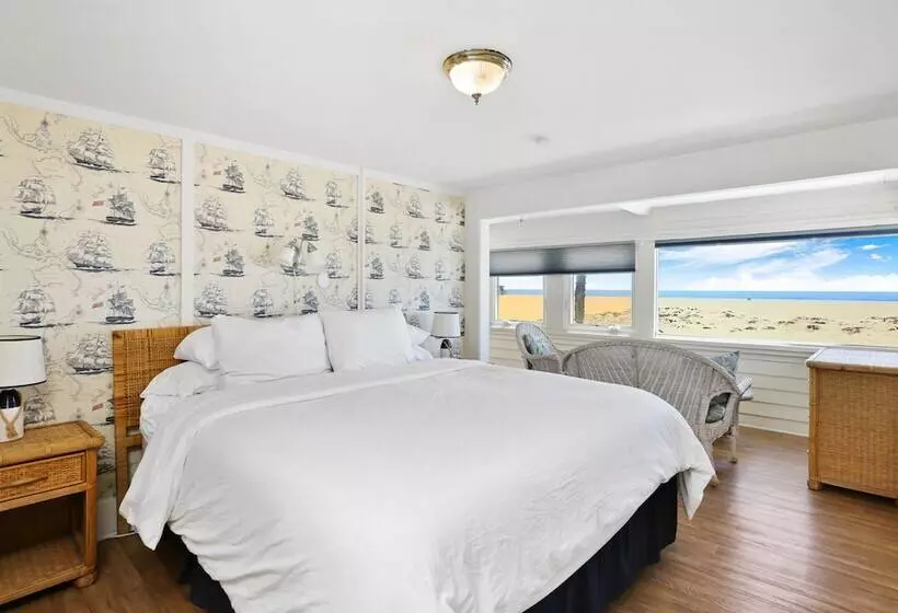 Stunning Beachfront Home In Prime Newport Location