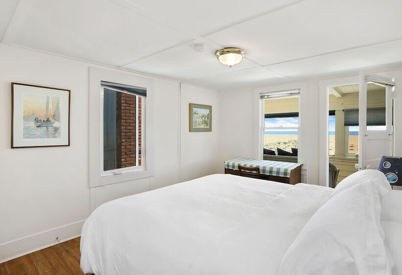 Stunning Beachfront Home In Prime Newport Location