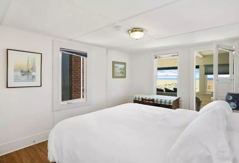 Stunning Beachfront Home In Prime Newport Location