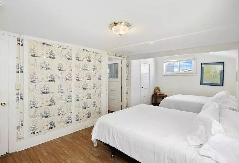 Stunning Beachfront Home In Prime Newport Location